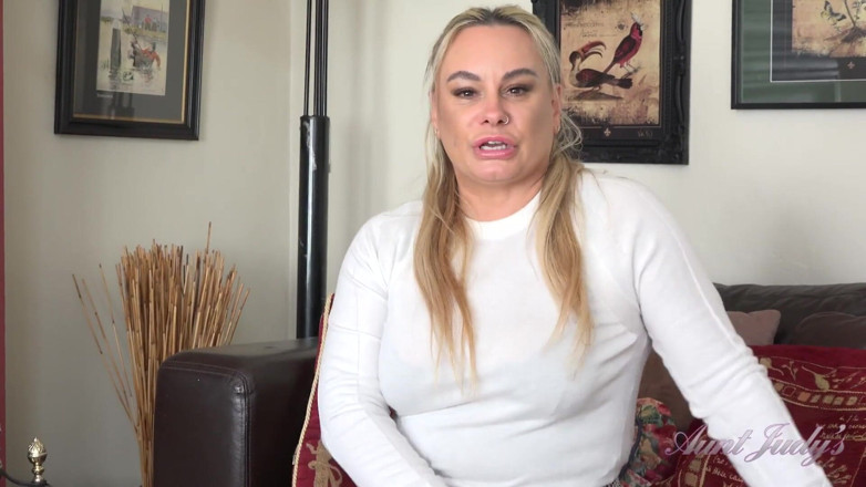 Aunt Judy's: Judys - matură sexy cu țâțe mari Eva May te intervievează să...