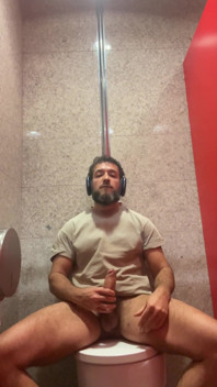 Masturbare în aeroport