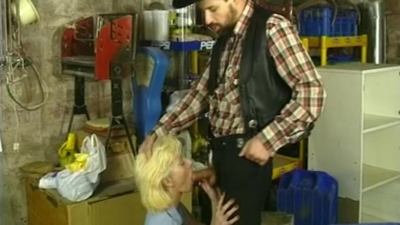 VHS-Vixxxen: Američanka Šuká Němky V Domácnosti