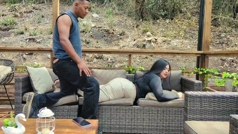 Rioc69: Saya melihat pelanggan dan memberikannya urutan mendalam pada tetek dan...