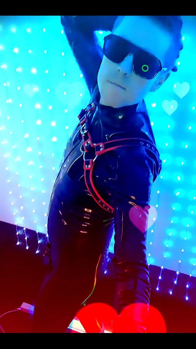 Video Clip Outtake (Roman Heart) Video Clip Outtake (Roman Heart)