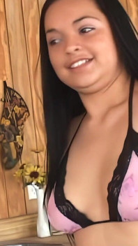 19 yaşındaki esmer porno olmak için seçmelere giriyor ve iki erkek bir erkekle çifte sikiliyor