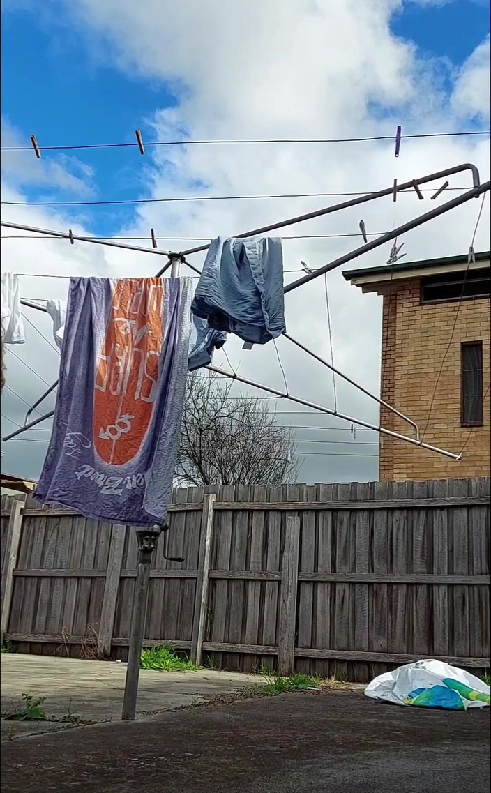 Michellexm: Lavoro a casa nudo questo video è stato molto divertente. Lavano...