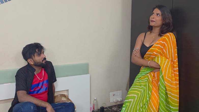 harry1: Le directeur de casting indien invite une fille à un test...