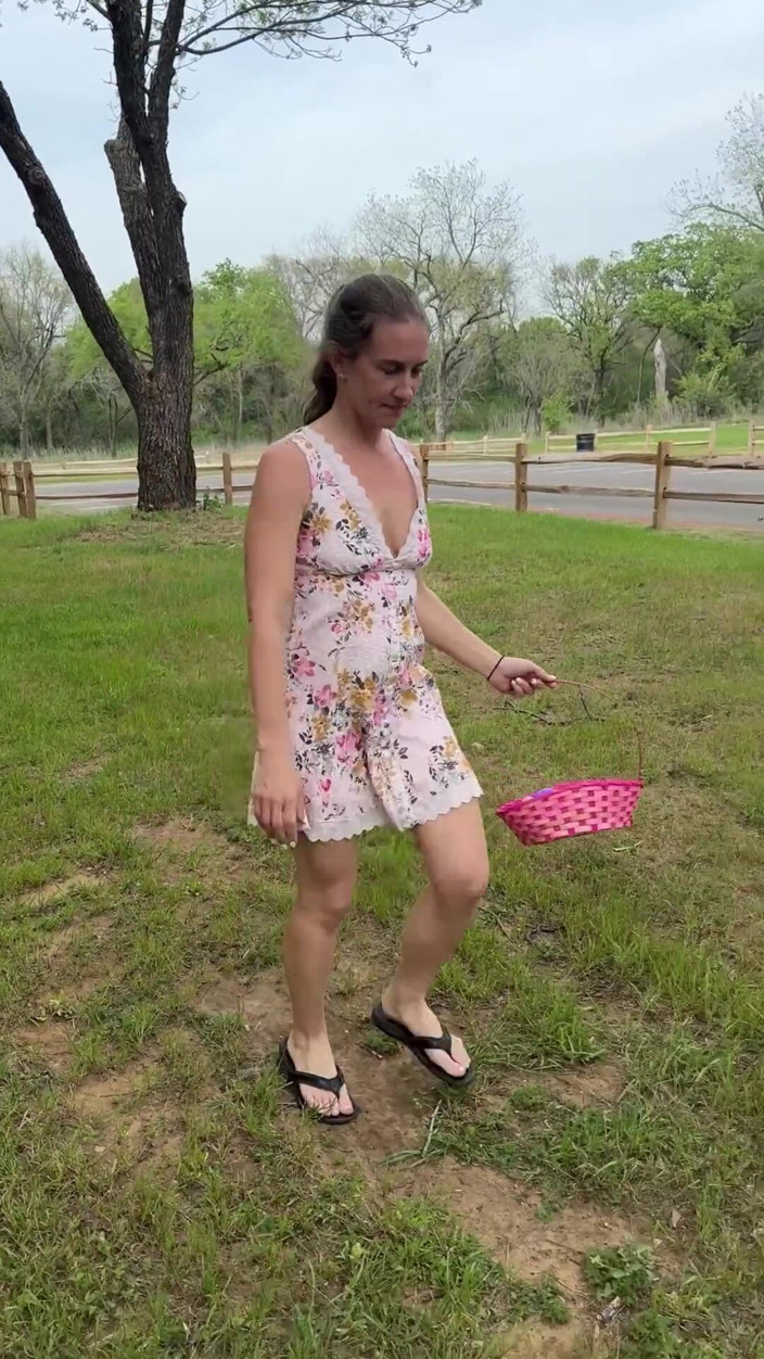 Jackrackemxxx: Innocent MILF Gets Fucked by BBC Easter Bunn