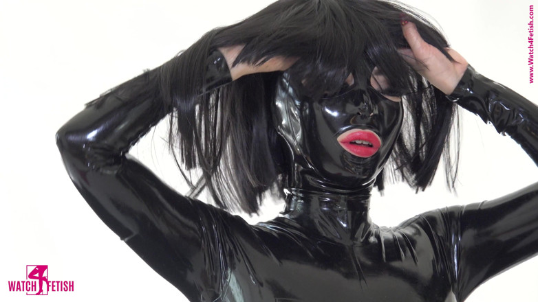 Fem Latex: Transformado en catsuit de látex de cuerpo completo