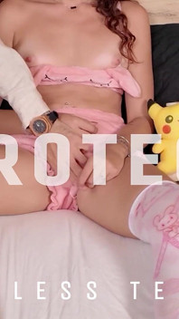 Tiener Stiefdochter Opgeleid Op Seks En Heeft Een Eerste Orgasme Op De Autorit Naar Haar Eerste Date!