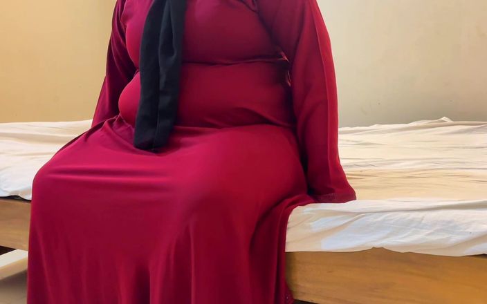 Aria Mia: Meniduri ibu mertua muslim gemuk dengan burqa merah &amp; jilbab