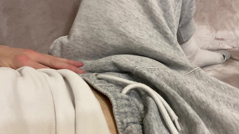 1TeddyBear1: 大きなチンコの手コキ。4Kビデオ