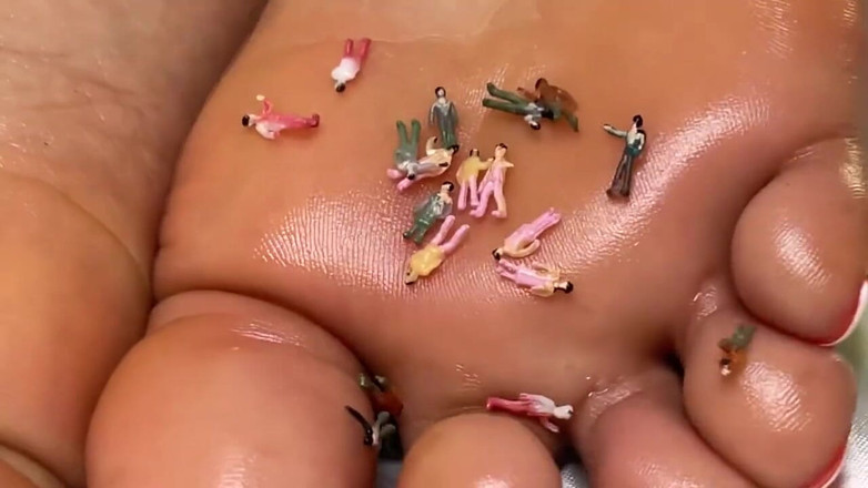 Pink Foxx: ペディキュアが好まれます