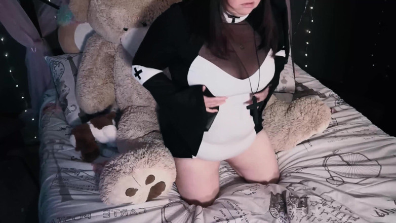 SexyNEBBW: Сексуальна товстушка, анальний екзорцизм черниці