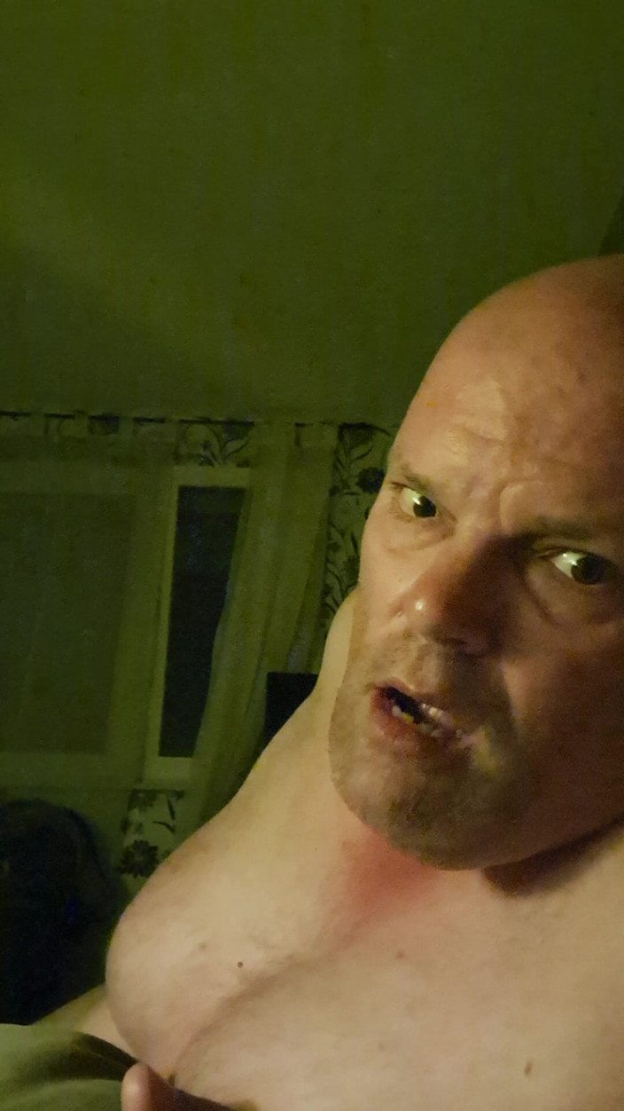 Fickspecht: Ein Arschfick Für Die Schlampe Mit Dem Dildo Und Kondom