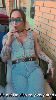 Sweet Trans Girl Sex oralny Wielki kutas na balkonie