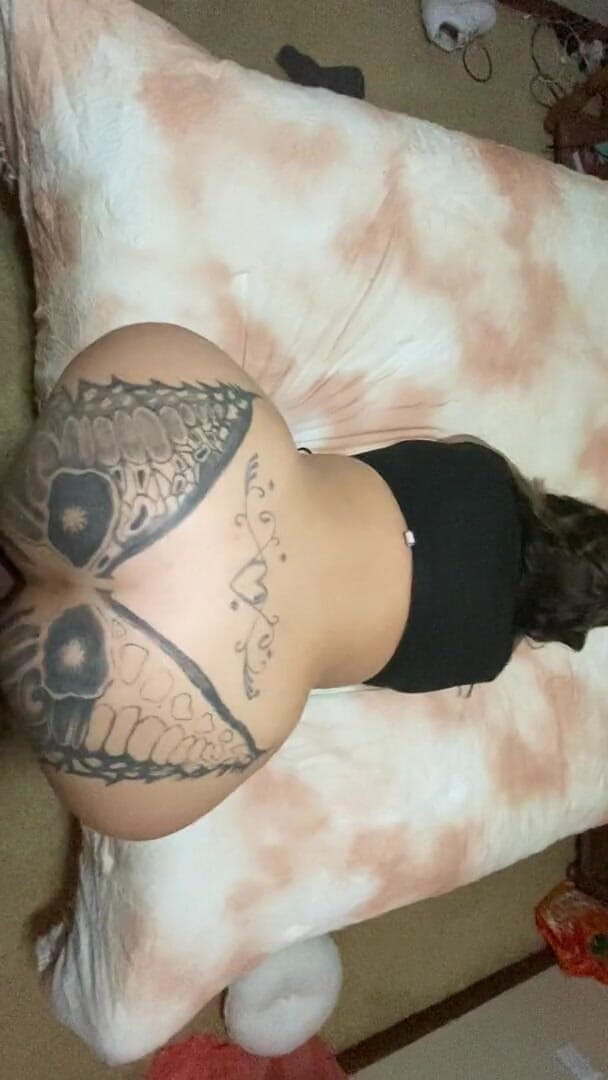 MzKiTTy91: 大きなAZZ PAWG MILFバックショット