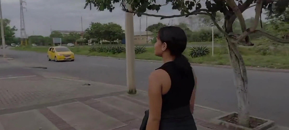 ValentinaHot10: Ich lade meine stiefschwester valentina ein, einen Spaziergang auf der...