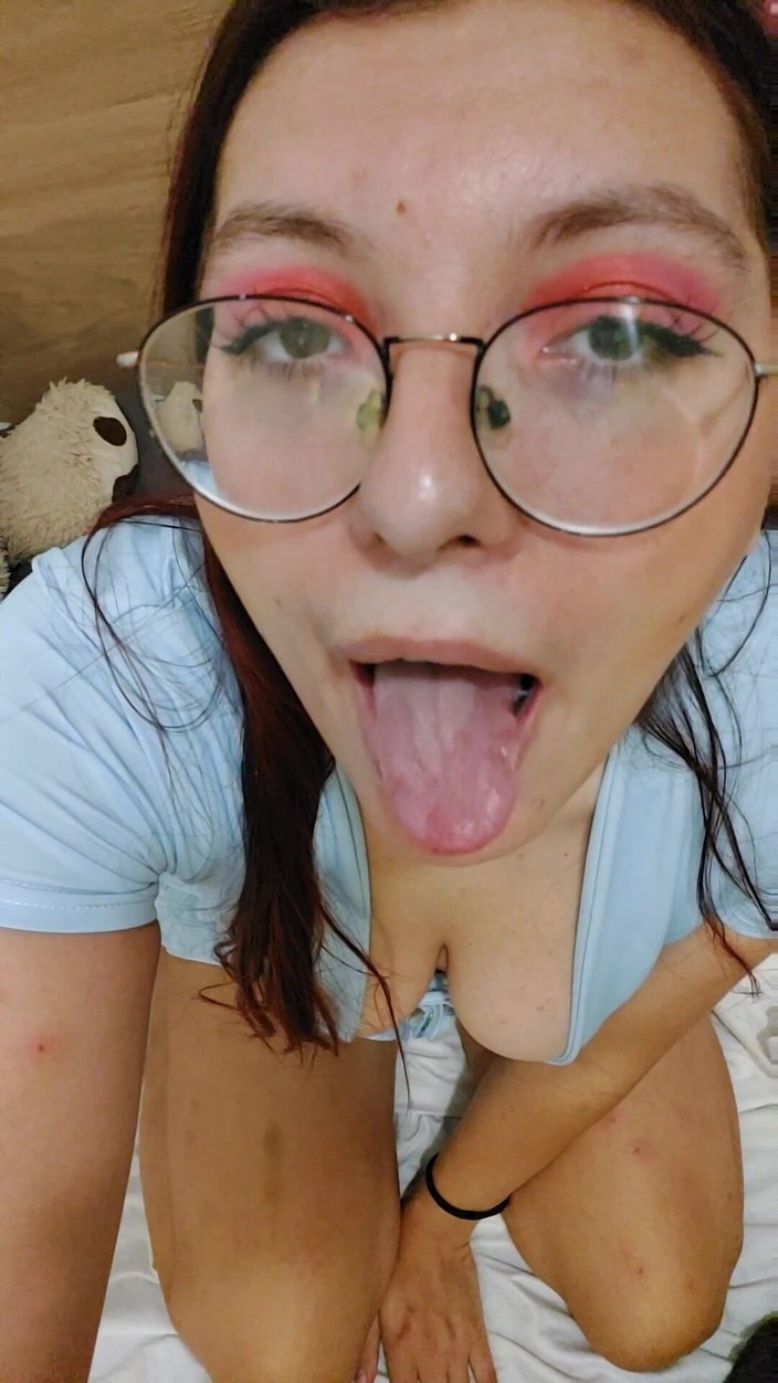 Softbrattypuppy: Allemand : dirtytalk facial viens sur mon visage
