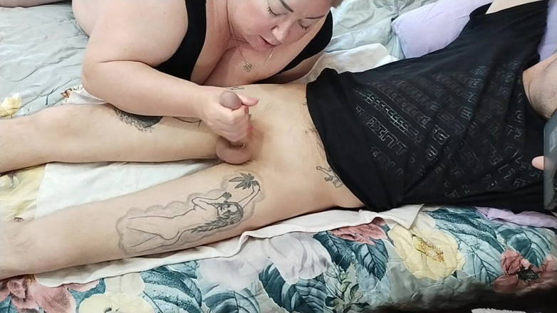 Zona901: Schwiegermutter mag es, mir vor der arbeit einen tiefen blowjob...