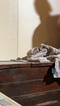 Aventura en el sauna - chica caliente destruida al final y preñada no se puede usar
