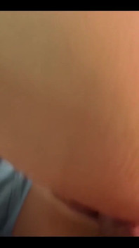 Assista de perto como ele fode minha bunda com várias gozadas!