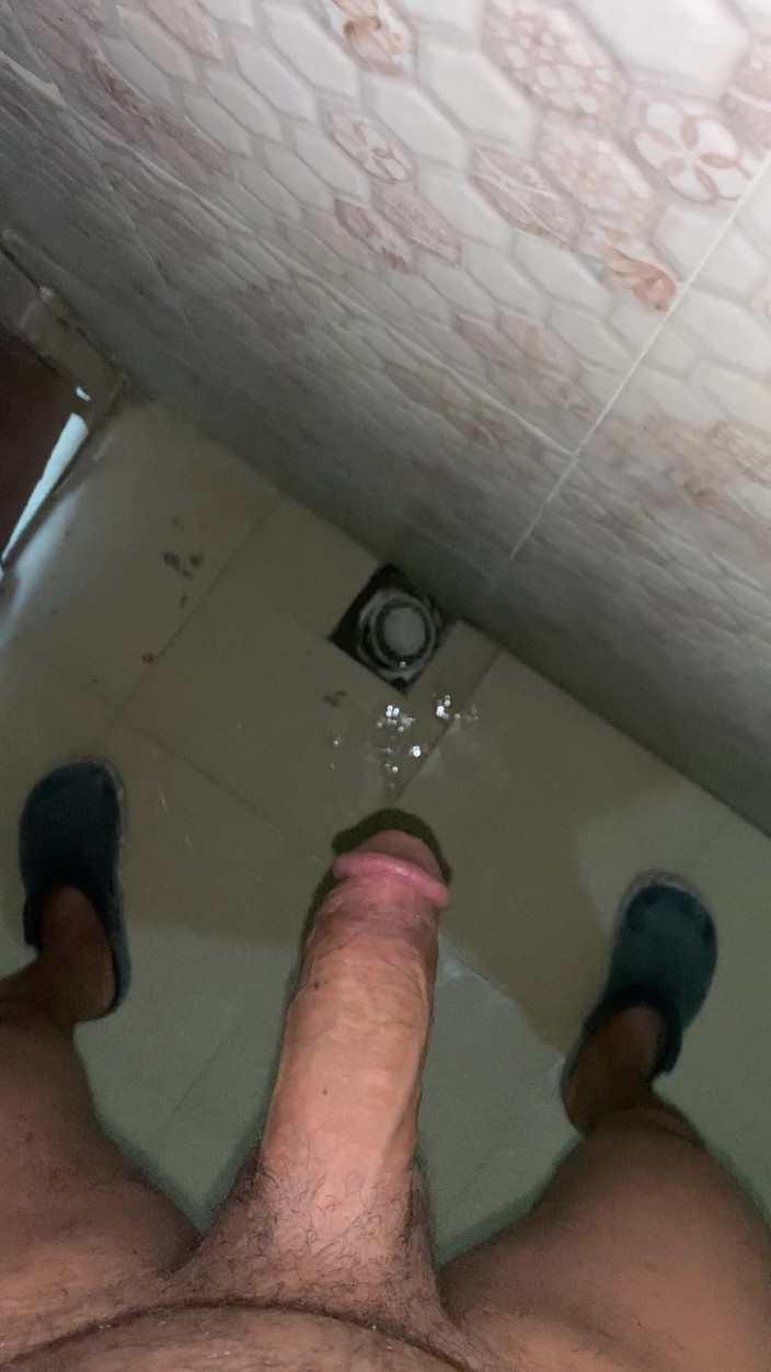 Preek Fans: Zich aftrekken in het toilet van een kantoor