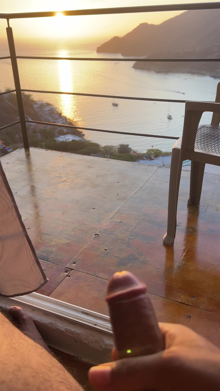 Akeem: Polla al atardecer
