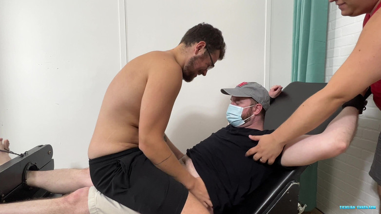 Ticklish Chubs: 痒痒的- 第2部分