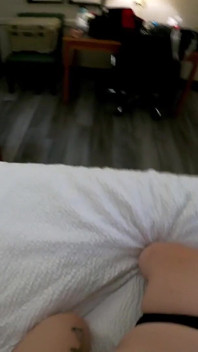 Shemale dapat creampie dubur cepat selepas menghisap batang