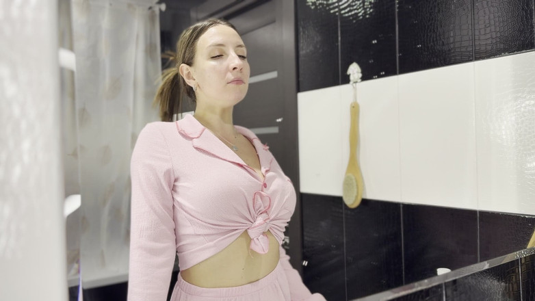 Hottie goddess: Réveil de flegme, extase avec la toux