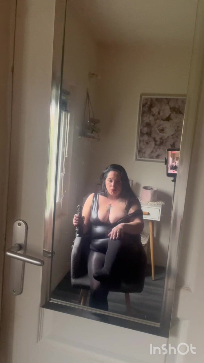 Maitresse Clara: JOI na frente do seu reflexo no espelho