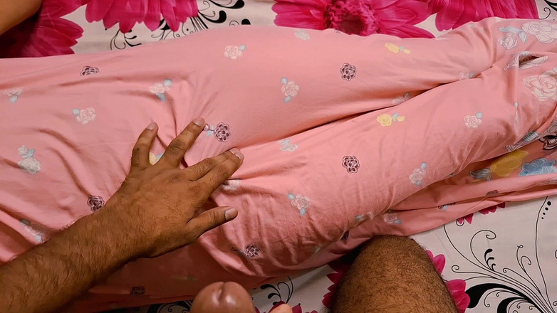 Banglasexycouple: Desi massage wird zu echtem stöhnen sex!