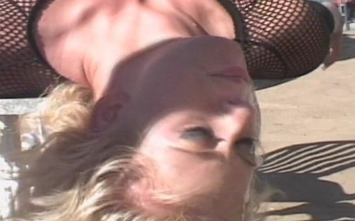 Filles Francaises: Fransk blondie ansikte knullad i Outfoor Wild session