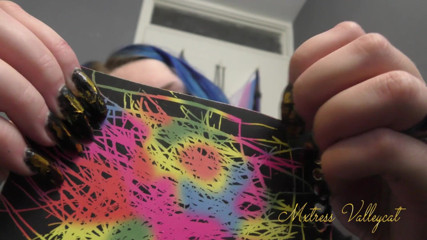 Mxtress Valleycat: Gold foil nails scratching ASMR