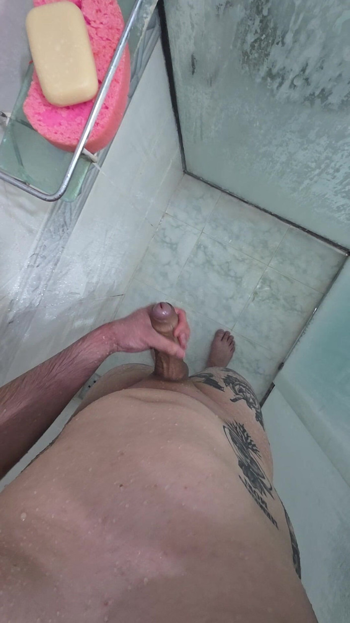 Lkdick8: Jerking off to the Shower