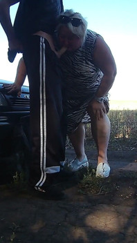 Escribió públicamente en la naturaleza folló a su novia en su boca y la llenó de semen
