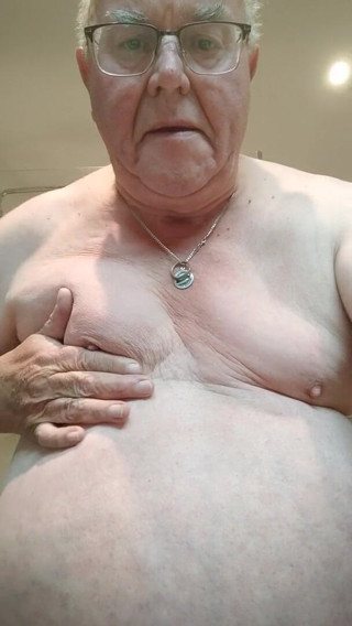 Karlchengeil: Agonizing beating on titd