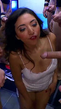 Frida the Cum Latina in Extreme Ggg Bukkake