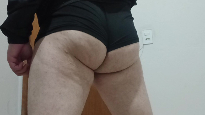 amateurbrazilian: Sto mostrando il mio sedere in cambio di un iPhone