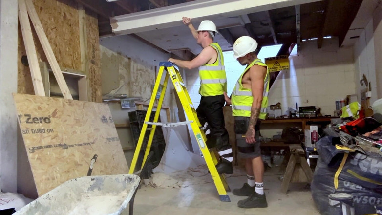 Zach Elliott: Bauservice, hi-vis Orale Überstunden in der Werkstatt