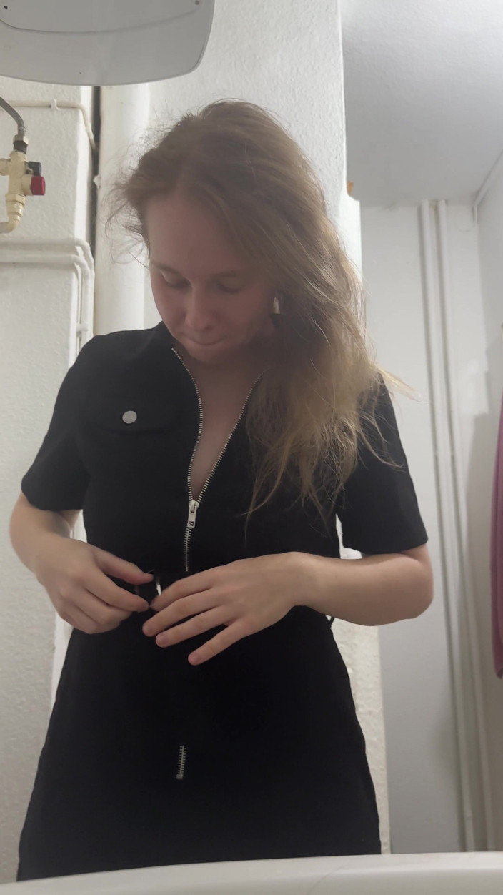 SweetLucy96: Striptease