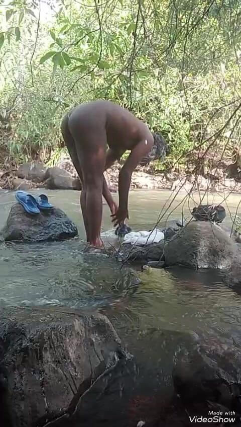 Sexyjayla254: 1부 밖에서 사정하는 비누 자위 거유 흑인 자지