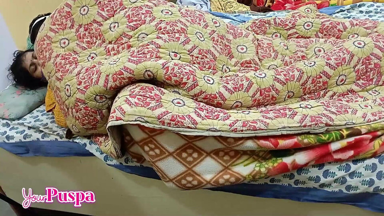 Your Puspa: Mon beau-fils allongé à proximité et m’a serrée étroitement toute la nuit