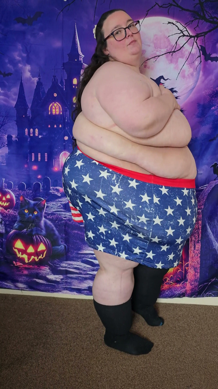 SSBBWLadyBrads: Let Me Strip Out of These Clothes for You Babe