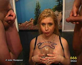 GGG John Thompson Classic Retro: Ggg - 撒尿 koenigin 复古撒尿女王群交