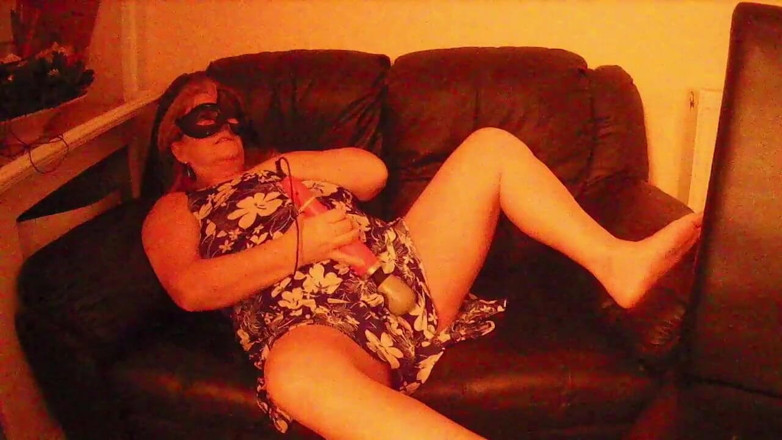 Julie Cunningham: Julie Cunningham first webcam wank