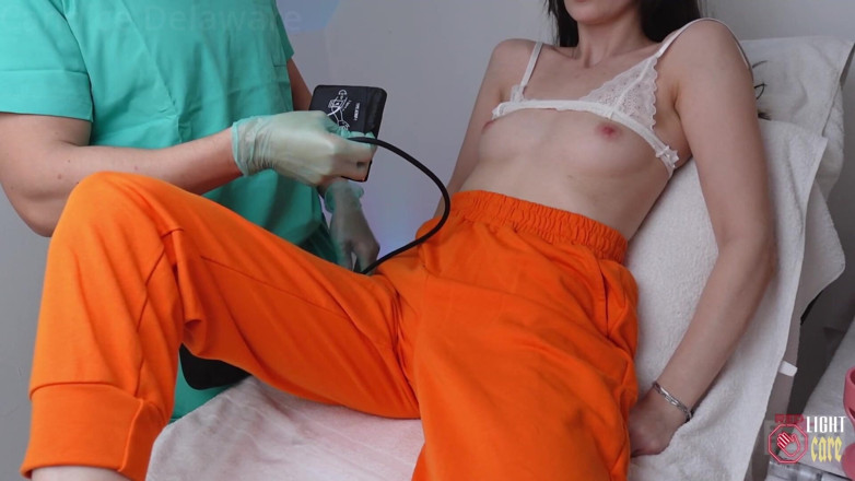 Red light care: Il controllo sanitario della prigione va succoso con creampie alla...