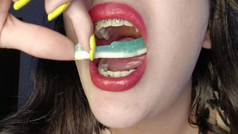 Golden domme: Konzumujte žvýkačky