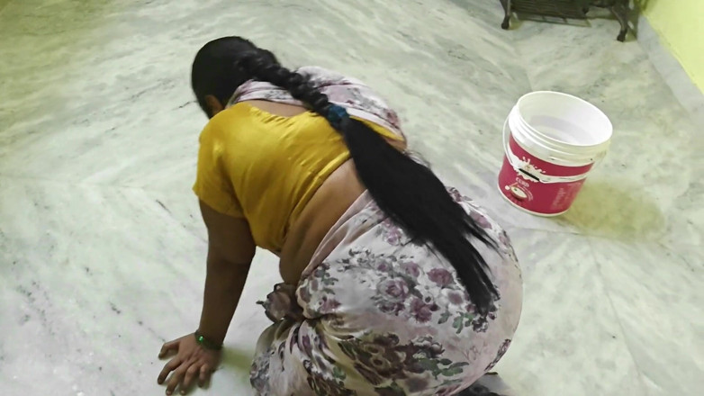 RoyToy: Une servante desi sexy se fait baiser