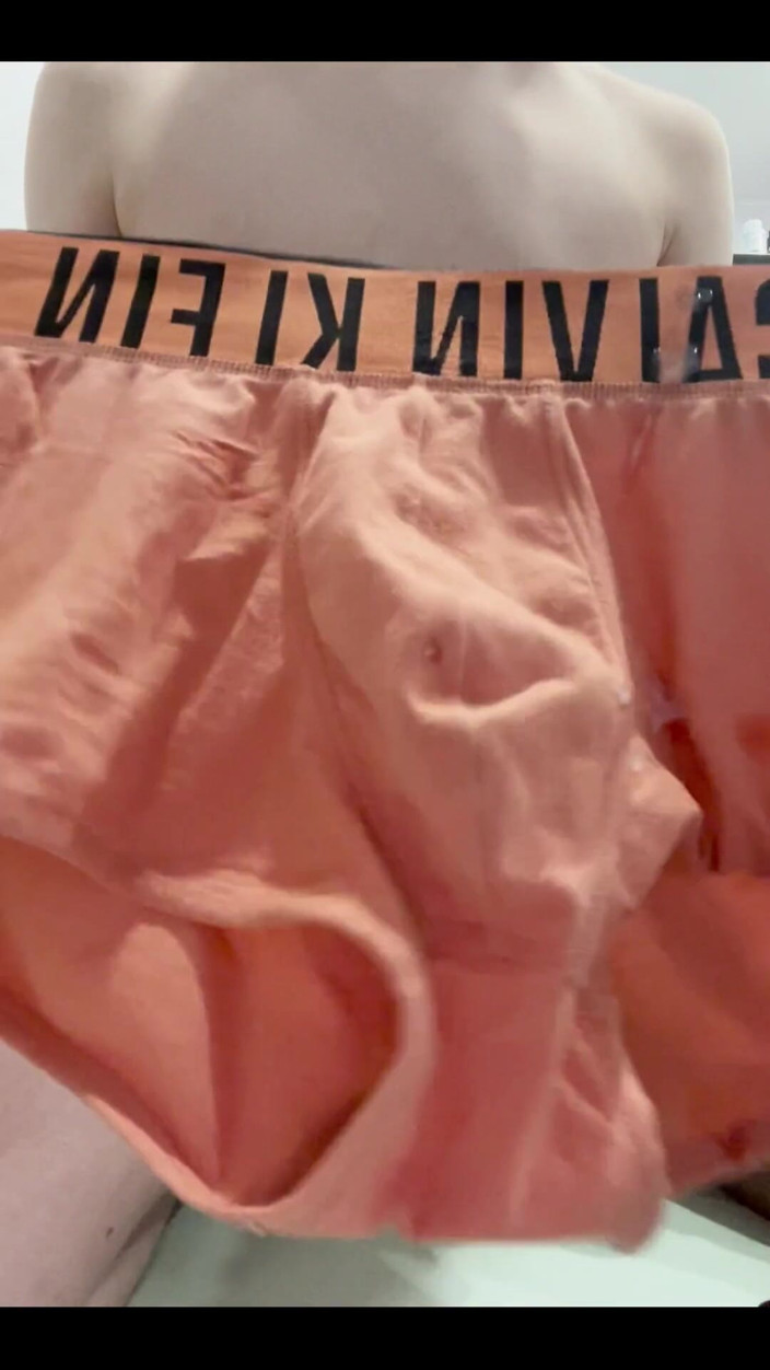 Tommy10boy: Gozada na calcinha novamente xd