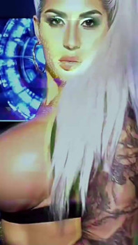 La clip che ti guarda indietro
