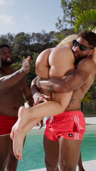 Chloe Chevalier, Playboy En Bikini, Gangbang 4 Bbcs, Doble Penetración Y Boca Llena